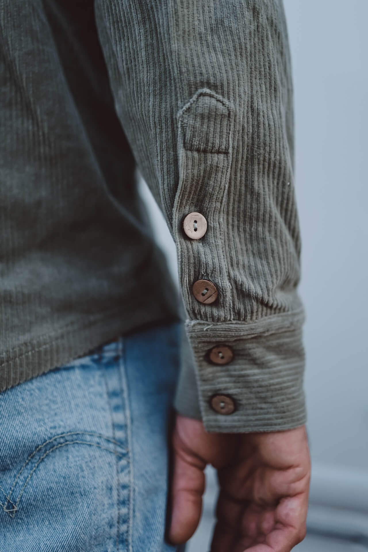 UNISEX Cord Hemd TAVIRA - Olive