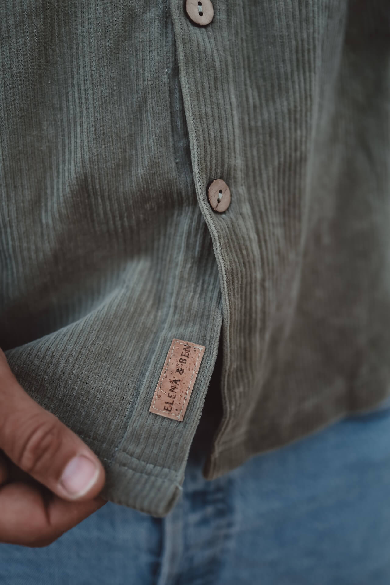 UNISEX Cord Hemd TAVIRA - Olive