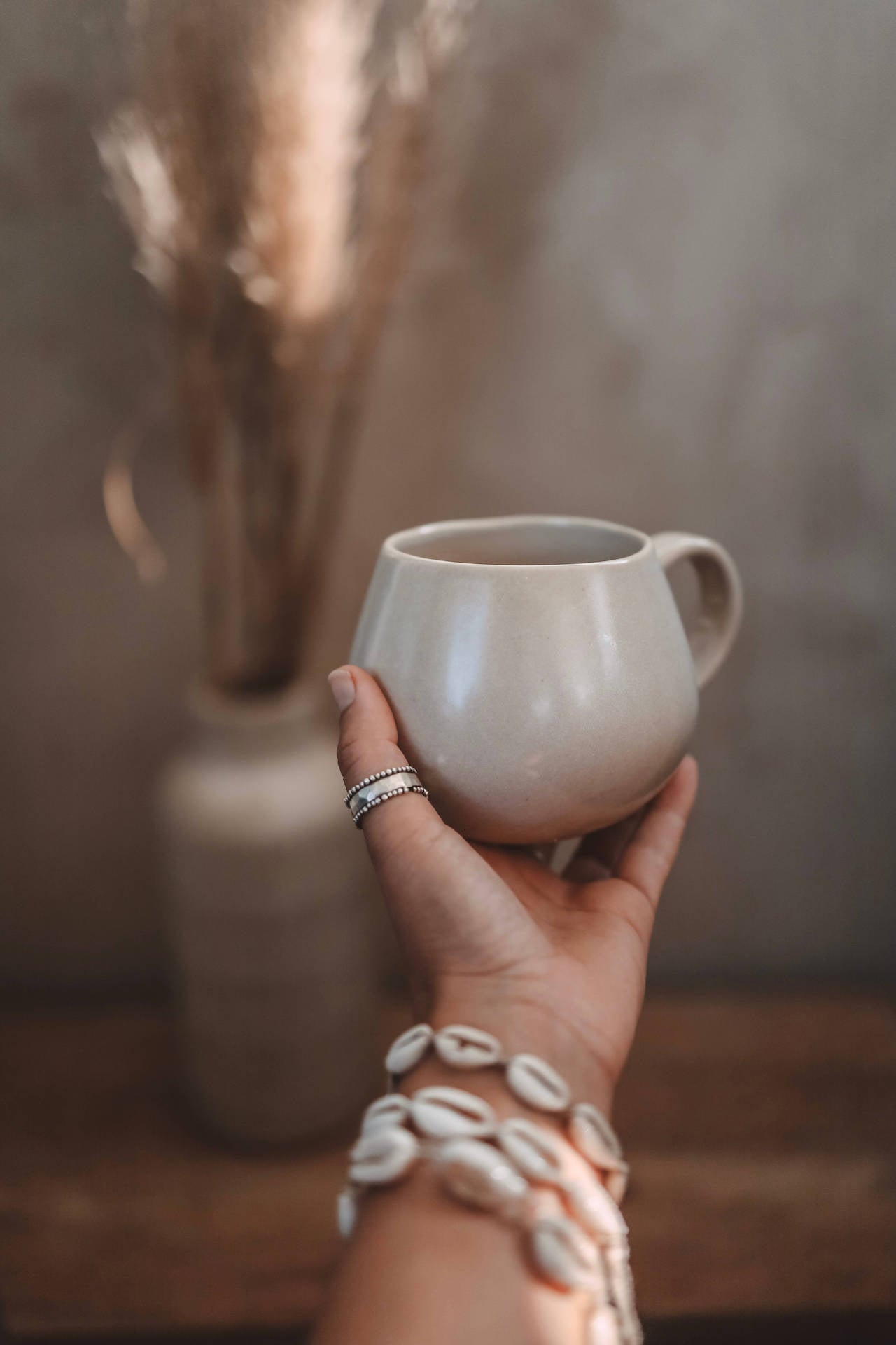 Große Ohana-Tasse 'Vintage' (Beige, matt)